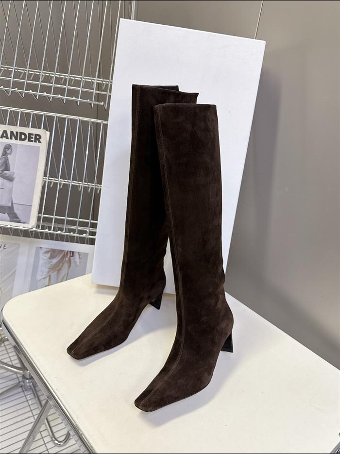 2025112817447779 560